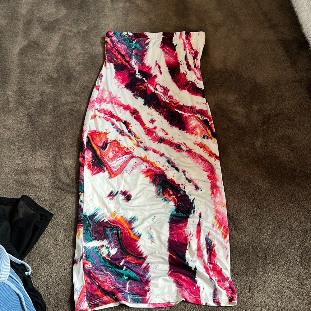 DRESS
